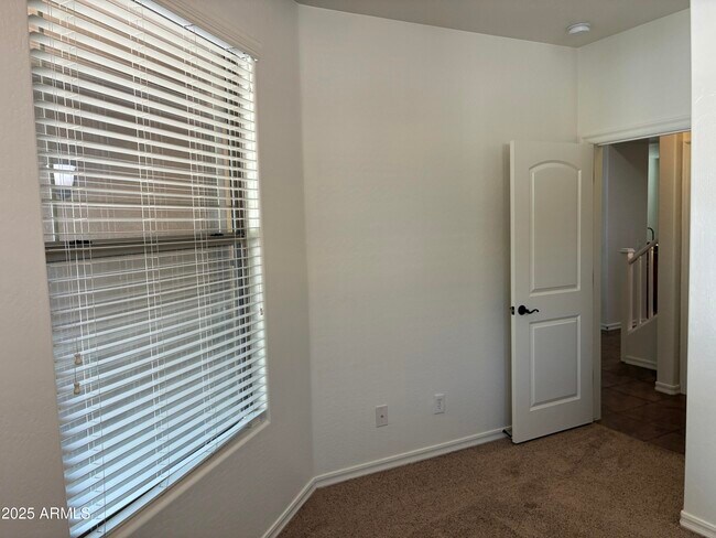 Building Photo - 14559 W Port Royale Ln