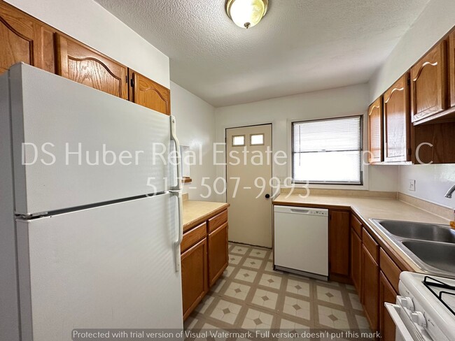Building Photo - 326 E Sycamore-