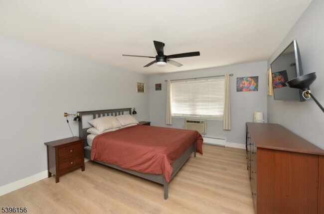 Building Photo - 199 Bergen Turnpike