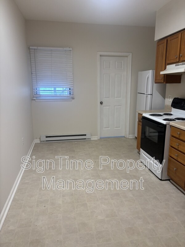 Building Photo - 415 E Potomac St