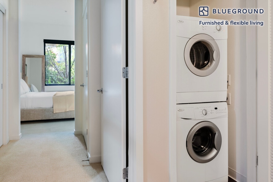 Building Photo - 388 Santana Row