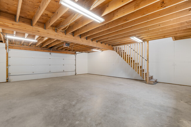 Building Photo - 620 Broadwater Ave