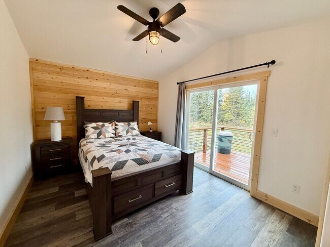 Building Photo - LIKE BRAND NEW SOLDOTNA HOME!