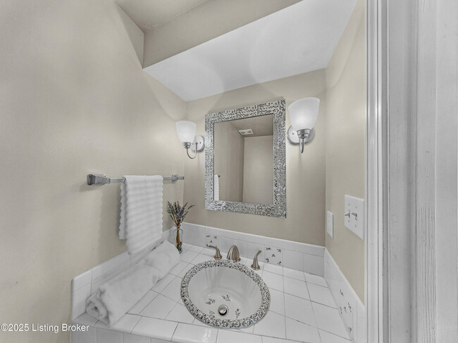 Building Photo - 8116 Montero Dr