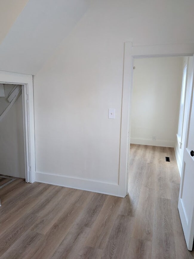 Building Photo - 622 Beckham St