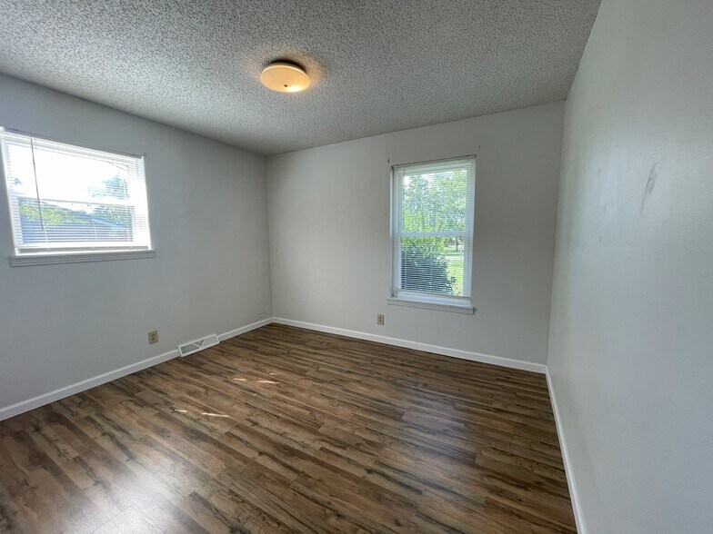 Building Photo - 106A Fisher Dr