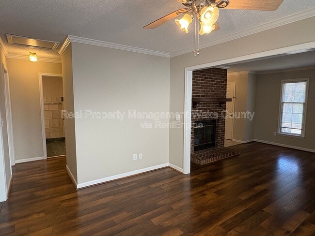 Building Photo - 106 N McLean Ct