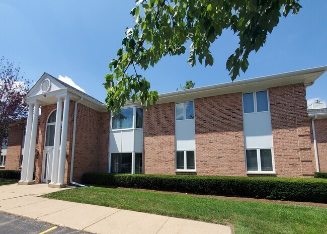 Primary Photo - 1503 N Milwaukee Ave