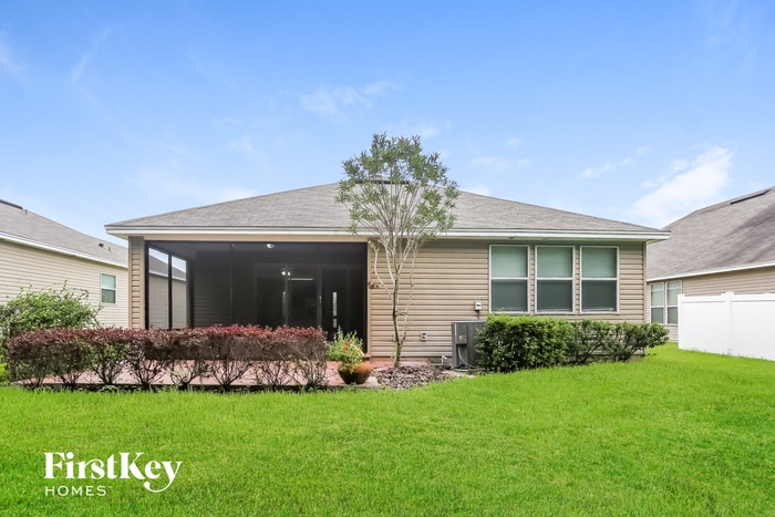 Building Photo - 1532 Oldenburg Dr