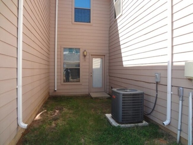 Building Photo - 5405 Soledad Dr