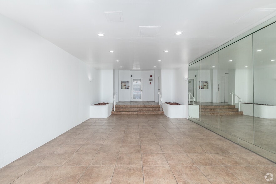 Lobby Photo - Fuller Apartments