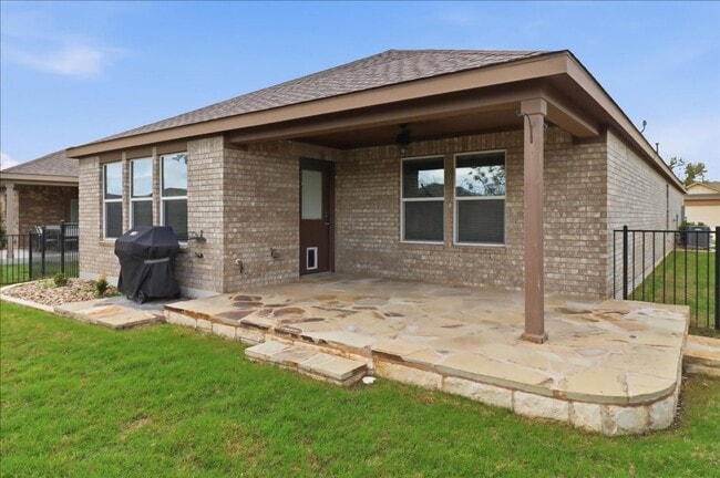 Building Photo - 532 Hereford Ln