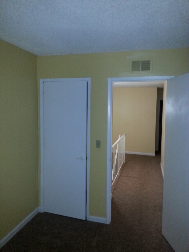 Building Photo - 2371 Antelope Dr