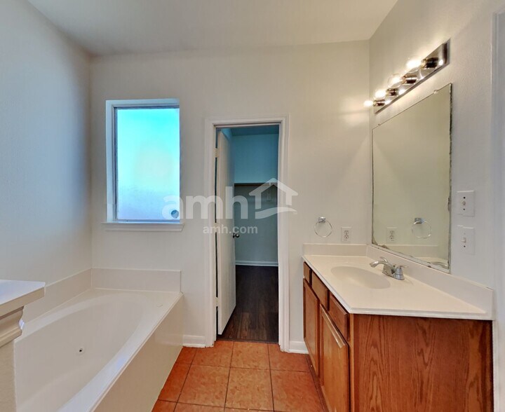 Building Photo - 9245 Clearwood Landing Blvd