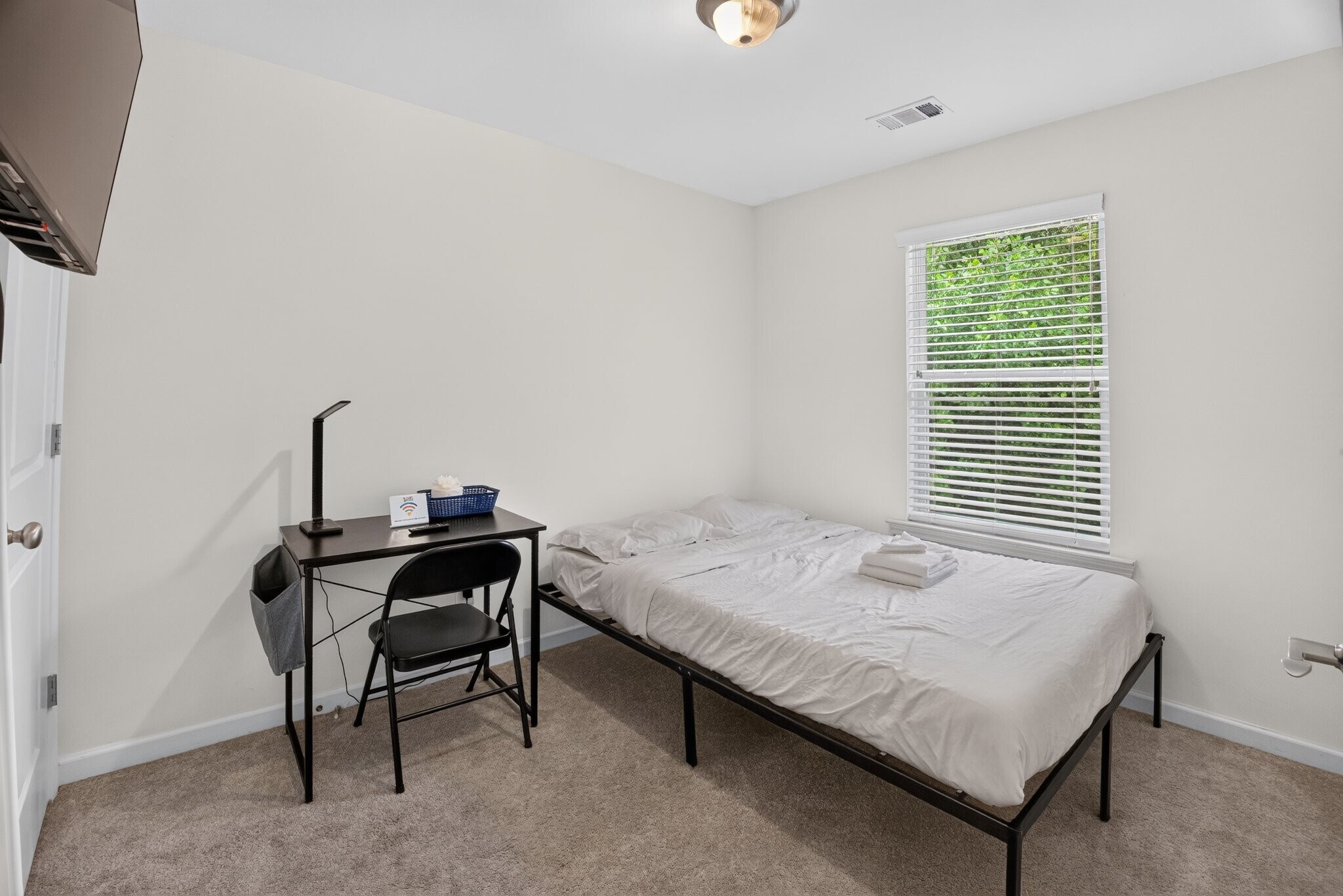 Building Photo - 865 Society Cir