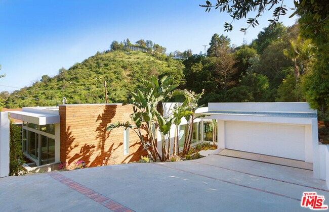 Building Photo - 10486 Sandal Ln