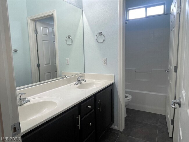 Building Photo - 5530 Spiceberry Dr