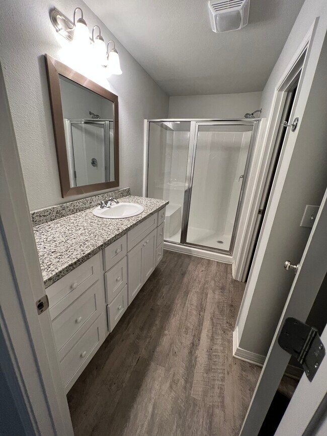 Building Photo - 9945 Kahana St