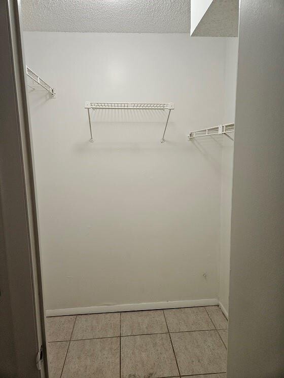 Building Photo - 4158 Inverrary Dr