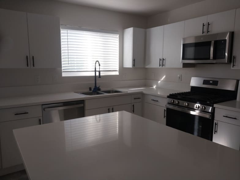 Building Photo - 10552 Pine Pointe Ave