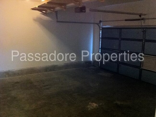 Building Photo - 660 NW Ledum Ln