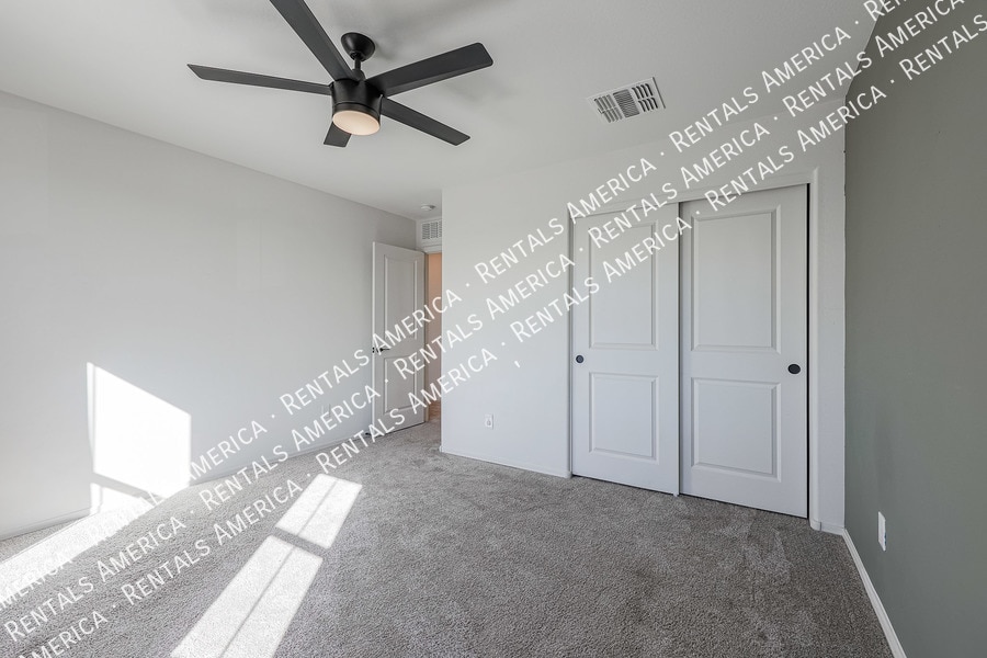 Building Photo - 12620 W Glenn Dr