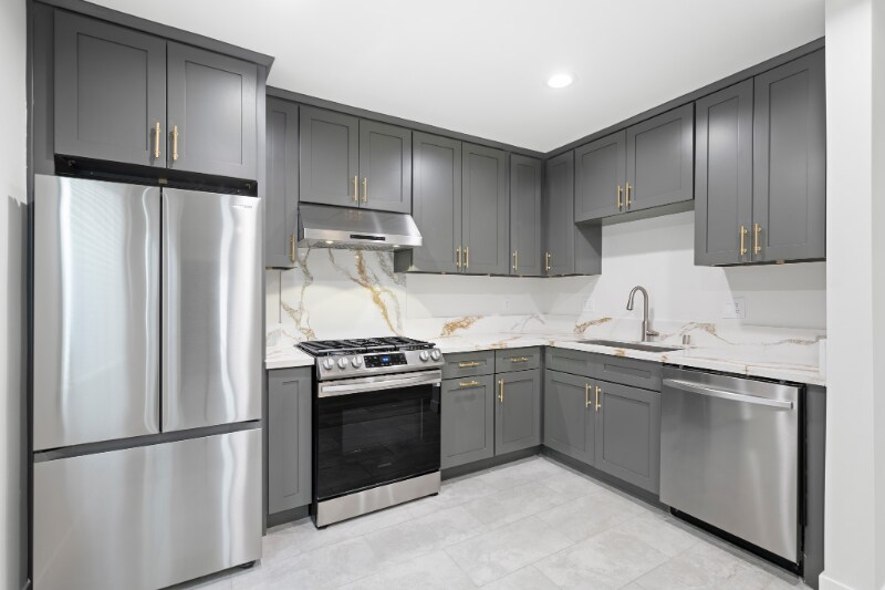 Building Photo - 623 E Chevy Chase Dr