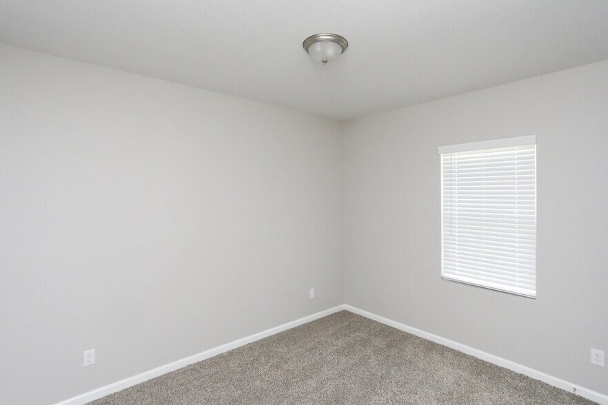 Building Photo - 7015 London Fog Dr