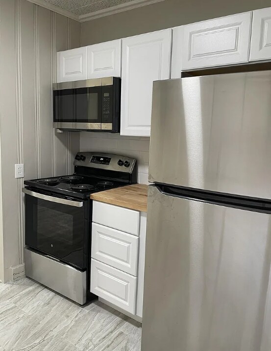 Building Photo - 63 E 56th St