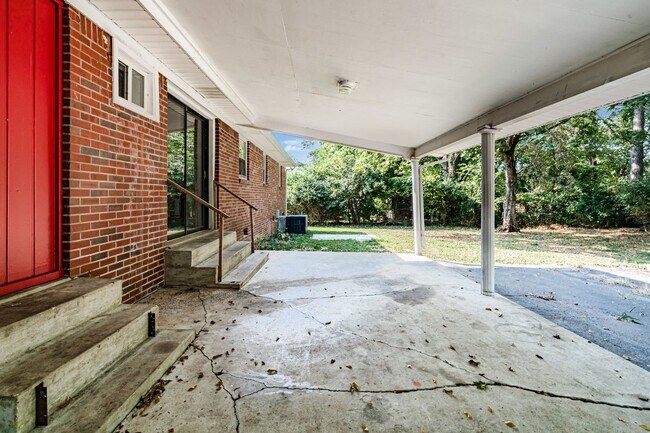 Building Photo - Brand new renovated home in Gallatin 4 bedrooms/2.5 Bathroom