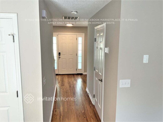 Building Photo - 2384 Saguaro Ln