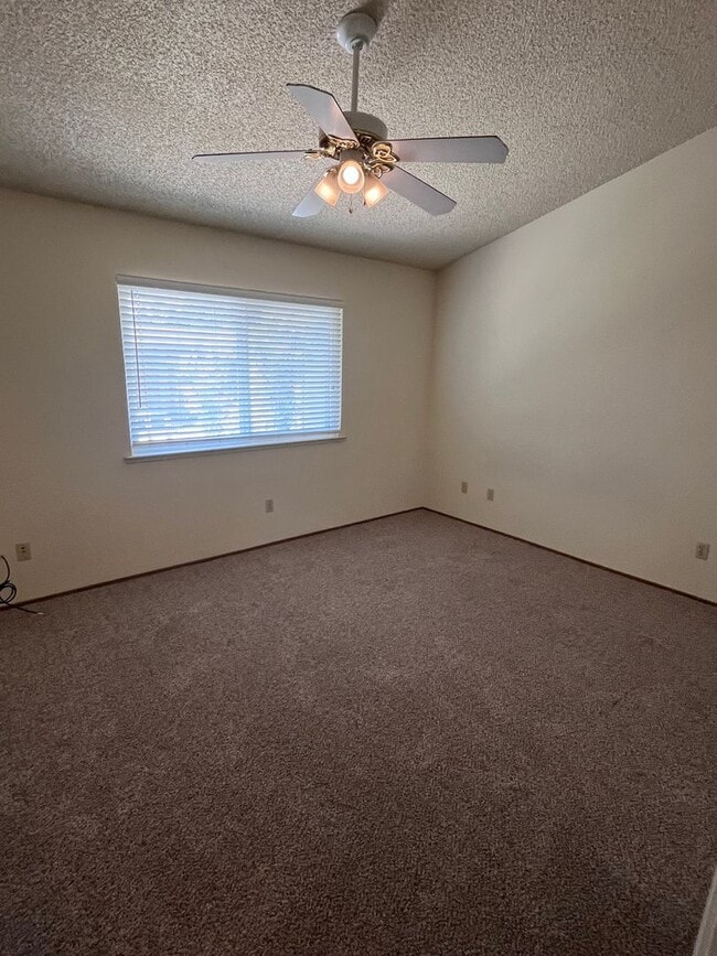 Building Photo - NICE UPDATED HOME IN SACRAMENTO!