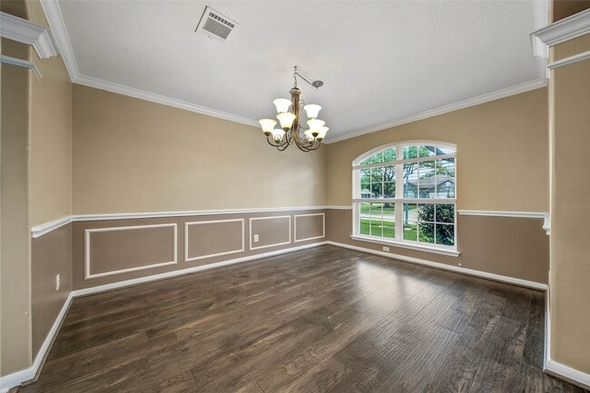 Building Photo - 16731 Creek Trail