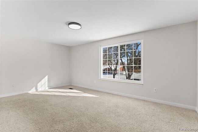 Building Photo - 3715 Ledge Dr