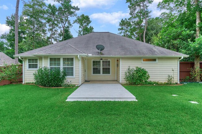 Building Photo - 10657 Royal Cavins Dr