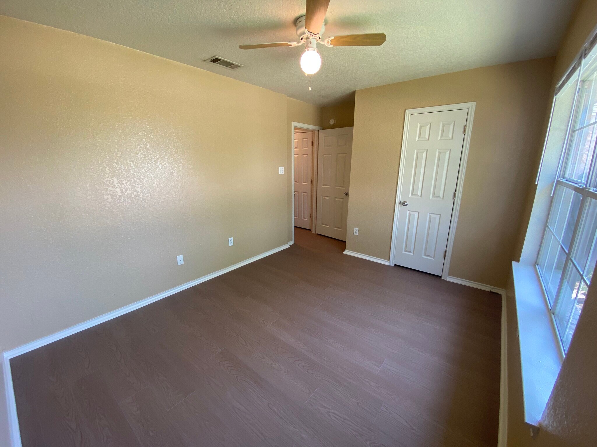 Building Photo - 2806 Maria Dr