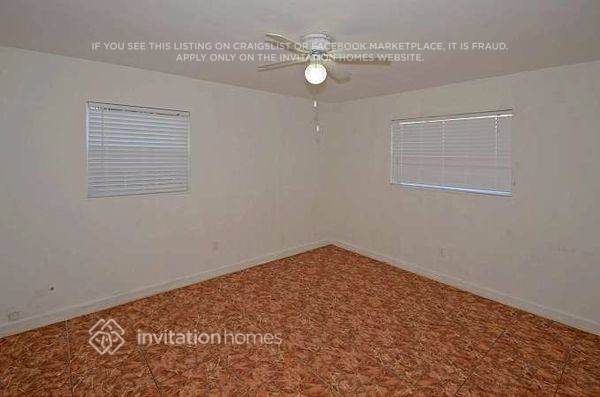 Building Photo - 5140 SW 6th Ct