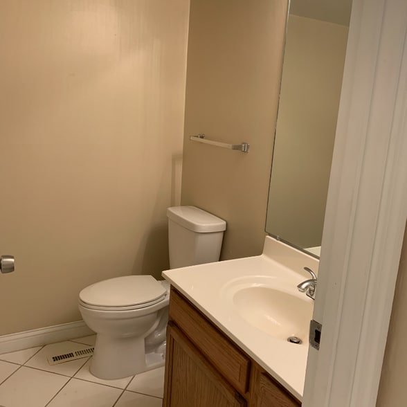 Building Photo - 6752 Ashley Ct