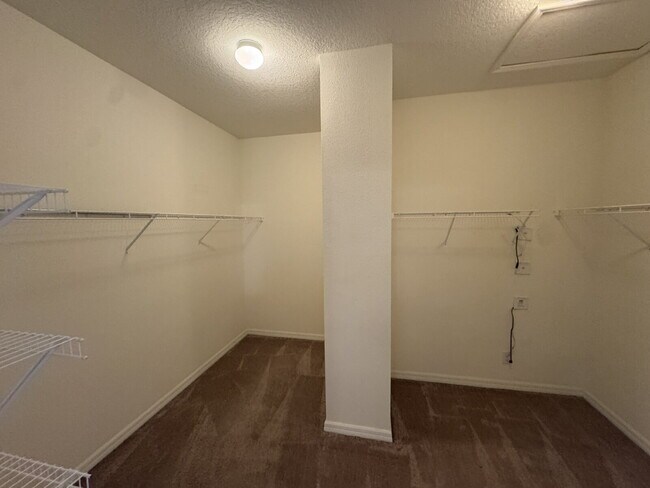 Building Photo - "POOL HOME**OVERLOOKING POND" IMAGINE THE ...