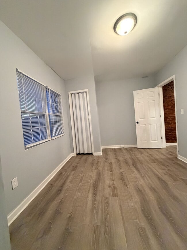 Building Photo - 1617 Darley Ave