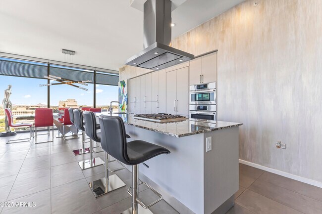 Building Photo - 7180 E Kierland Blvd