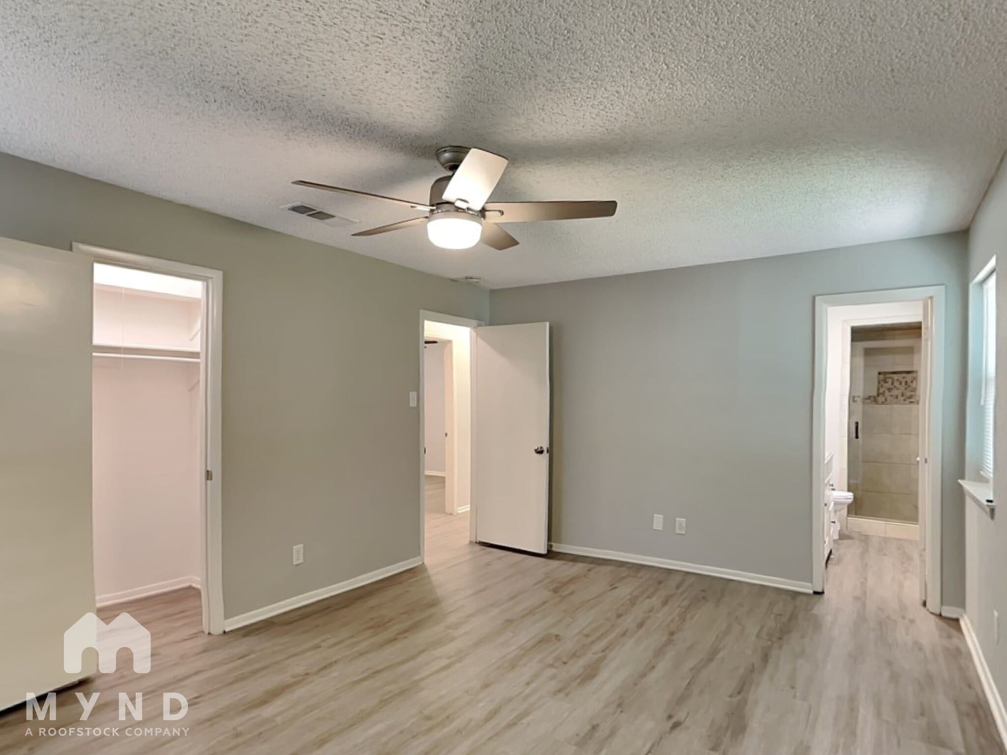 Building Photo - 904 Redbud St
