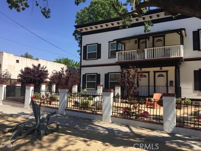 Primary Photo - 1254 N Raymond Ave