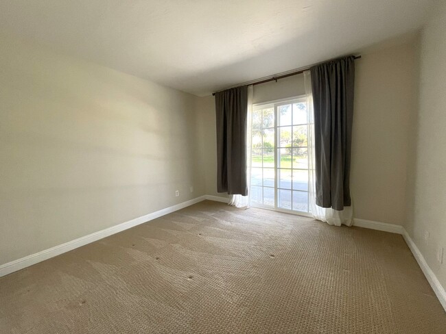 Building Photo - Beautiful Mesa Oaks Home