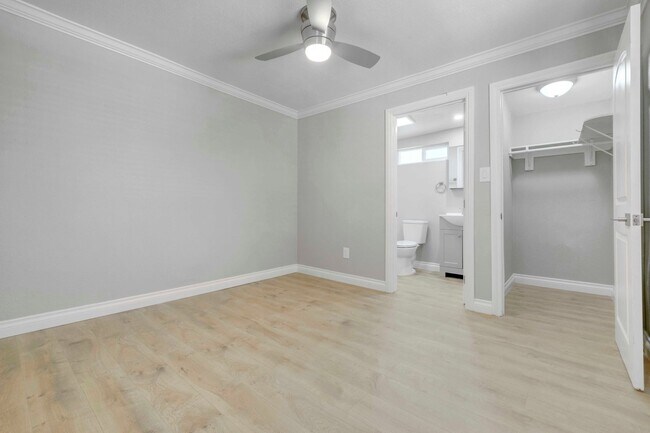 Building Photo - Bungalow style apartment on a quiet property is now available!
