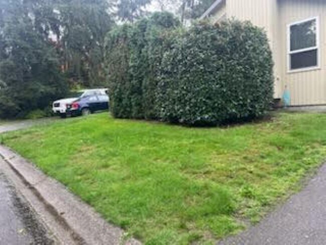 Front - 12719 NE 83rd Ct