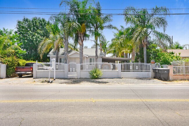 Building Photo - 10722 Wells Ave