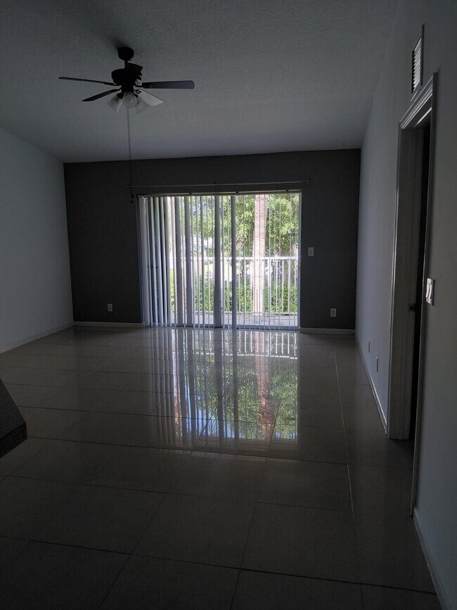 Building Photo - 4524 Oak Terrace Dr