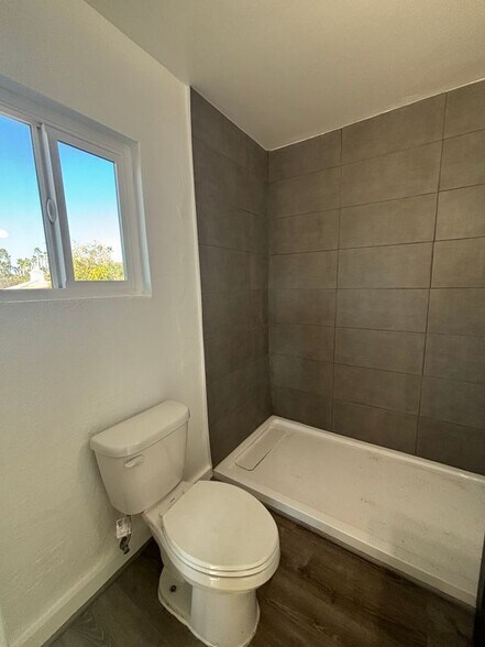 Building Photo - 15360 Washington