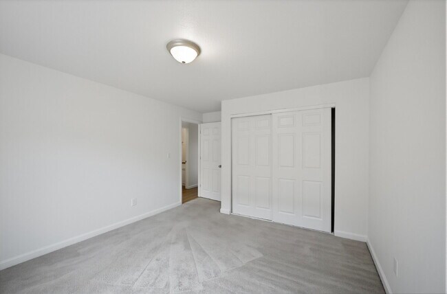 Building Photo - $1,440.95 with $300 Off the first month's rent,  2 Beds - 1 Bath, Condo in Denver with Granite Co...